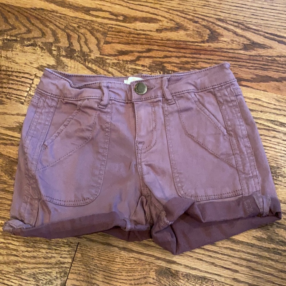 Chelsea & Violet purple shorts size 10.